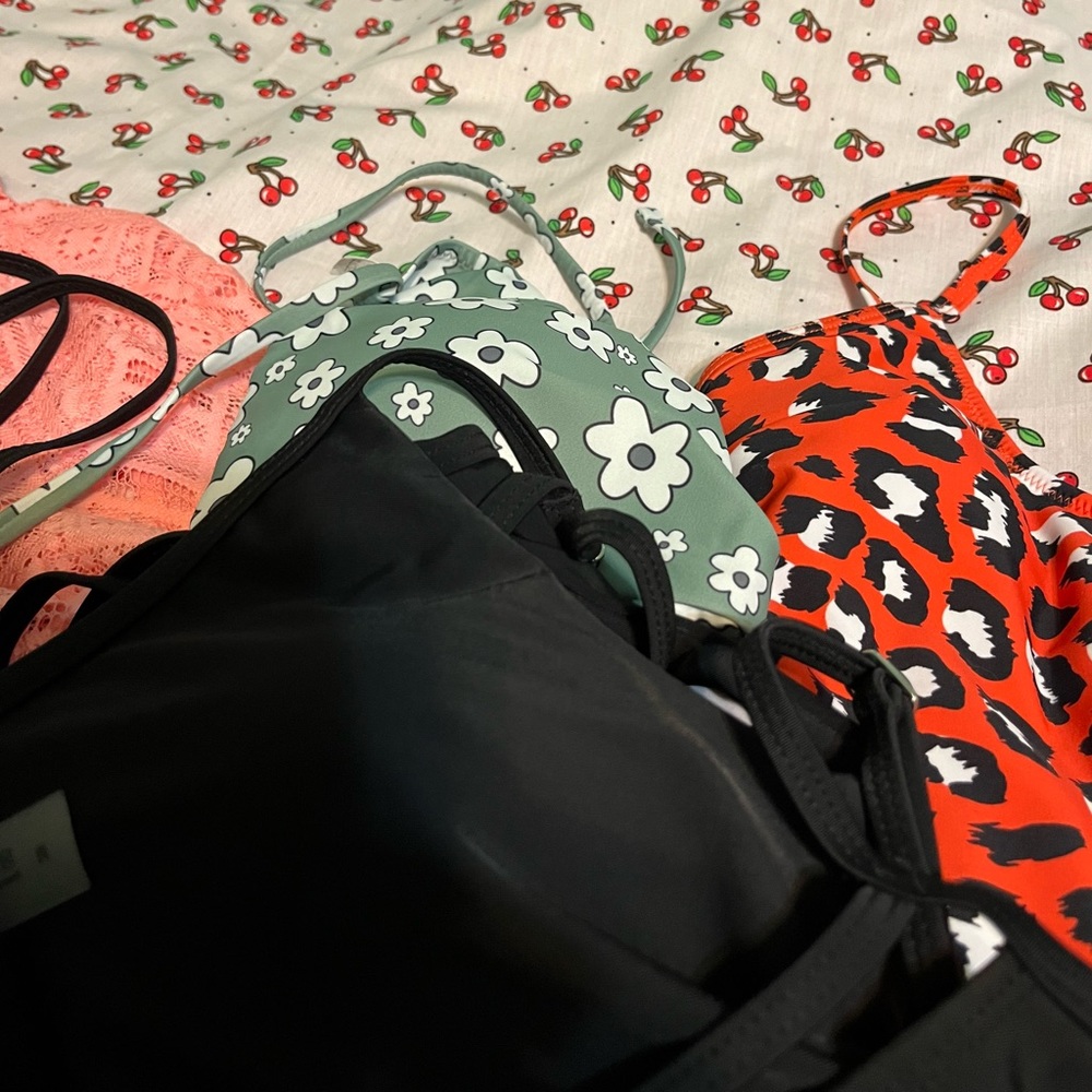 Lot of swimwear, bottoms, tops, suit and coverup.  Size medium and one small. - Picture 5 of 10
